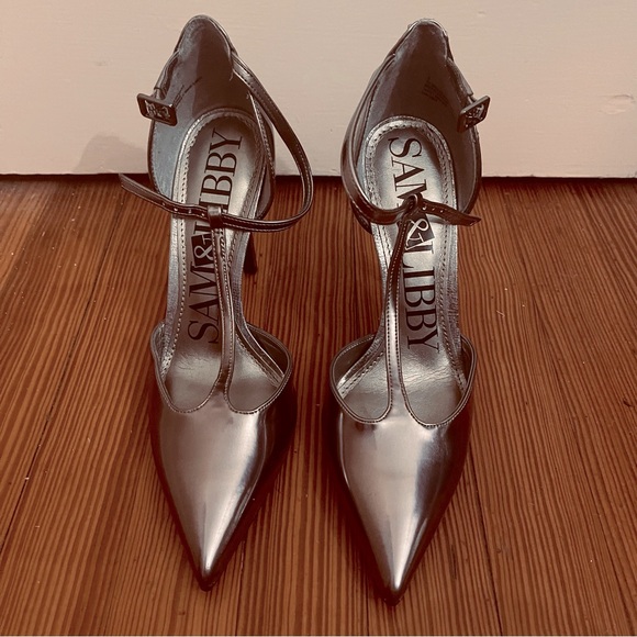 Gunmetal T-strap heels - Picture 1 of 5